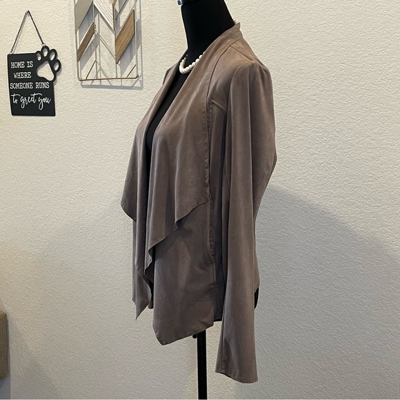 KUT from the Kloth Tayanita Tan Faux Suede open front draped Jacket in Tan M - Picture 4 of 10